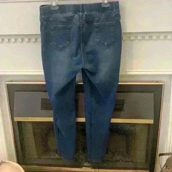 JAVINI JEANS - Picture 4 of 4